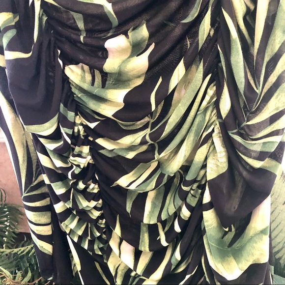 Palm Leaf Gathered Off Shoulder Top Plus 3X - Picture 4 of 8